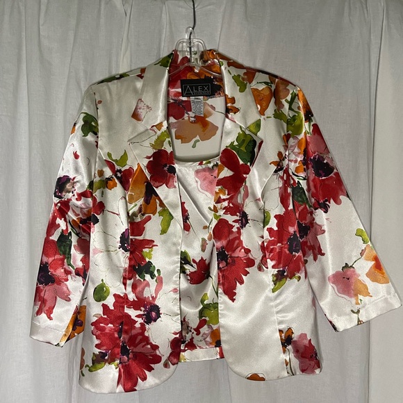 Alex Evenings Jackets & Blazers - Alex Evenings Floral 2 Piece Set- Blazer and Tank Top